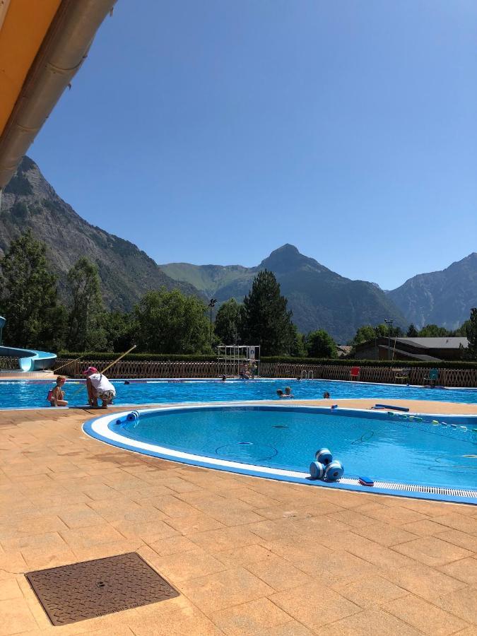 La Maison De La Montagne Le Bourg-d'Oisans Luaran gambar